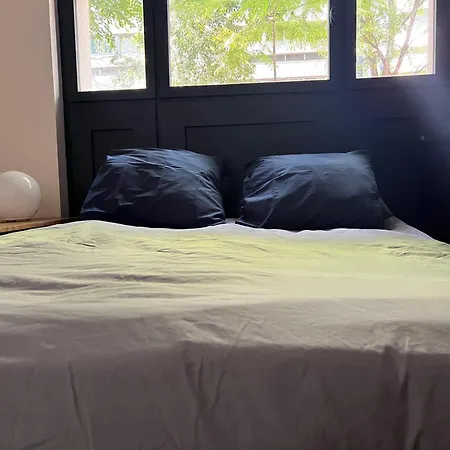 Etage Meynadier Homestay Paris